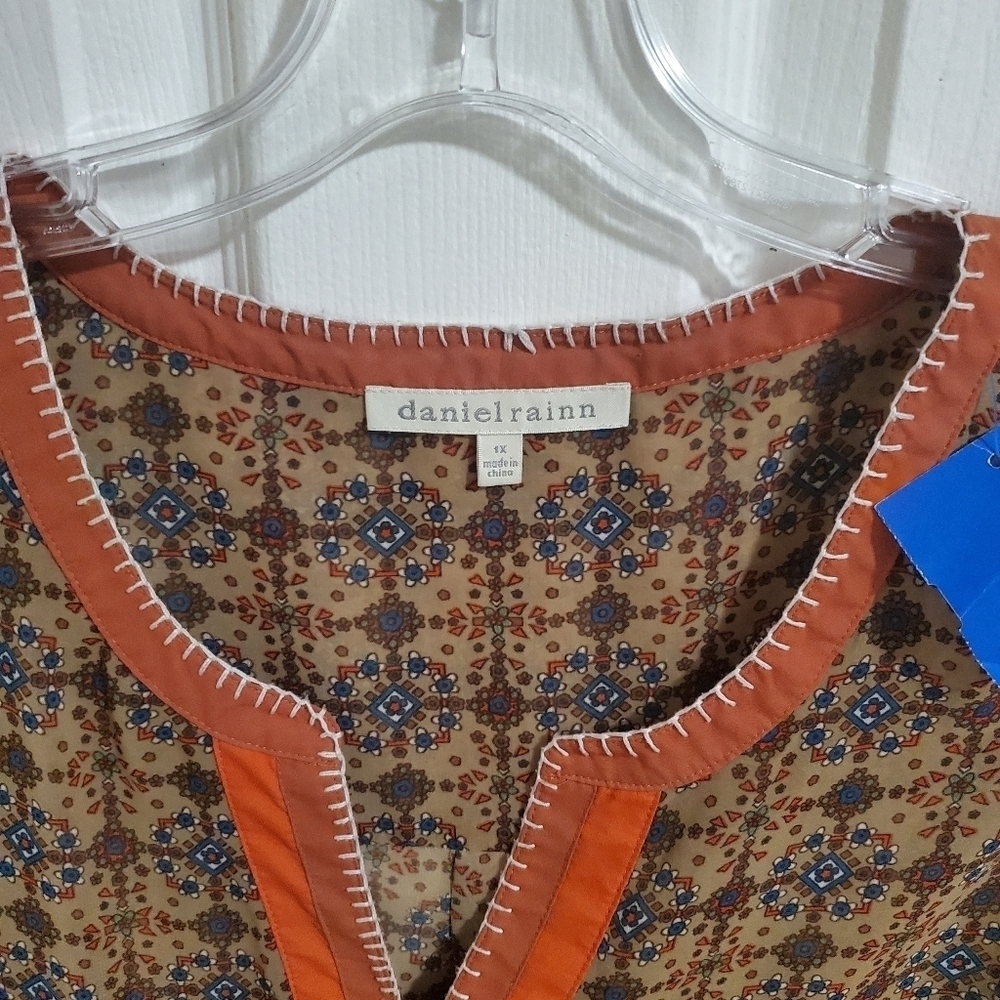 Daniel Rainn Womens Sleeveless Blouse Green and Brown Print Plus Size 1X - Picture 3 of 5